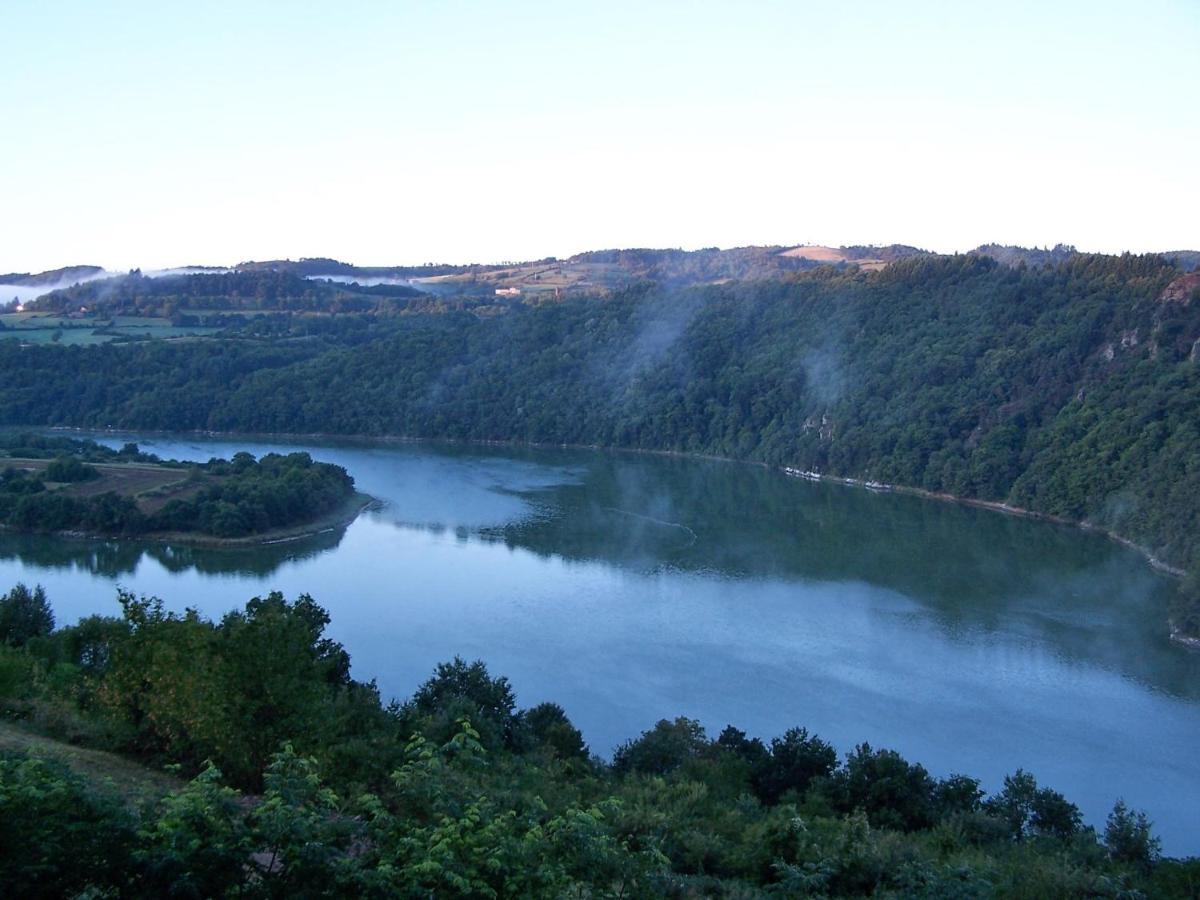 O Fil De L'Eau - Gite En Bord De Lac Saint-Jean-Saint-Maurice-sur-Loire Exterior foto
